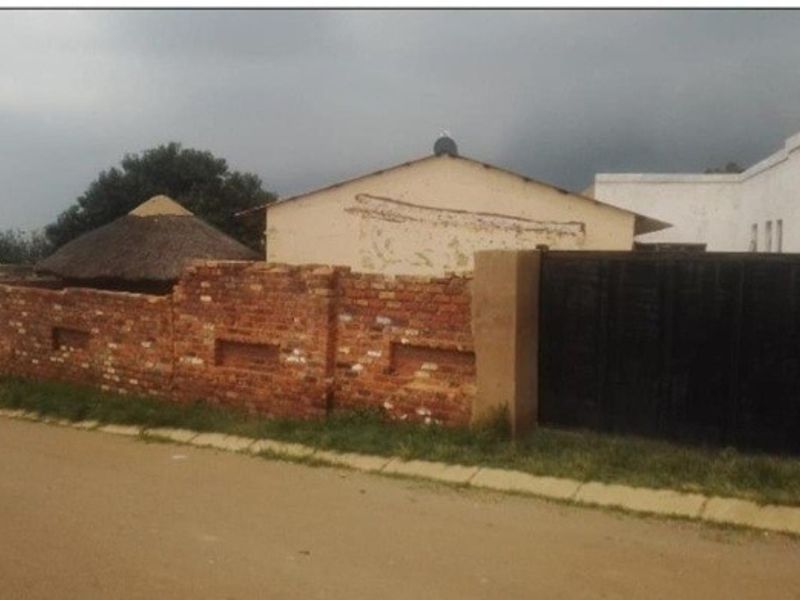 2 Bedroom House in Vlakfontein (Lenasia) - Photo 3