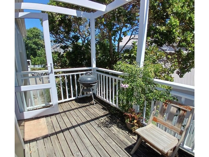 Fully furnished 2 Bedroom Cottage on Thesen Island - Photo 3