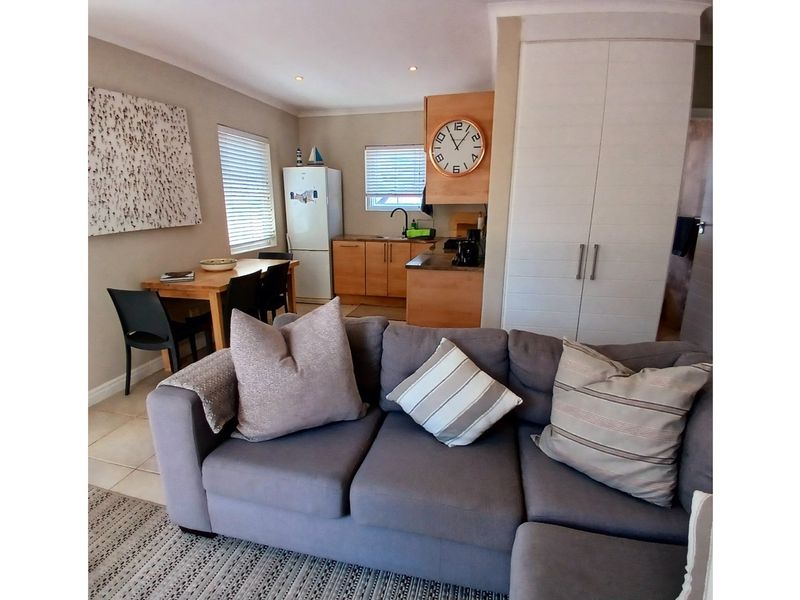 Fully furnished 2 Bedroom Cottage on Thesen Island - Photo 4