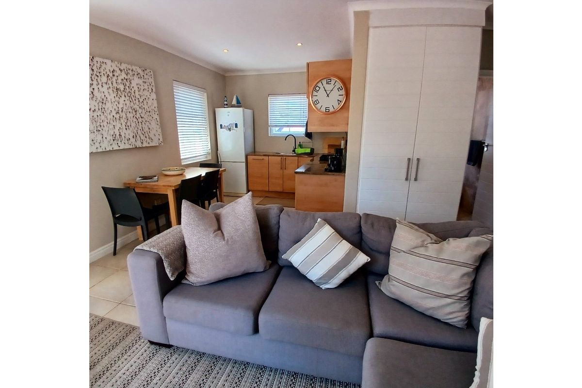 Fully furnished 2 Bedroom Cottage on Thesen Island - Photo 4