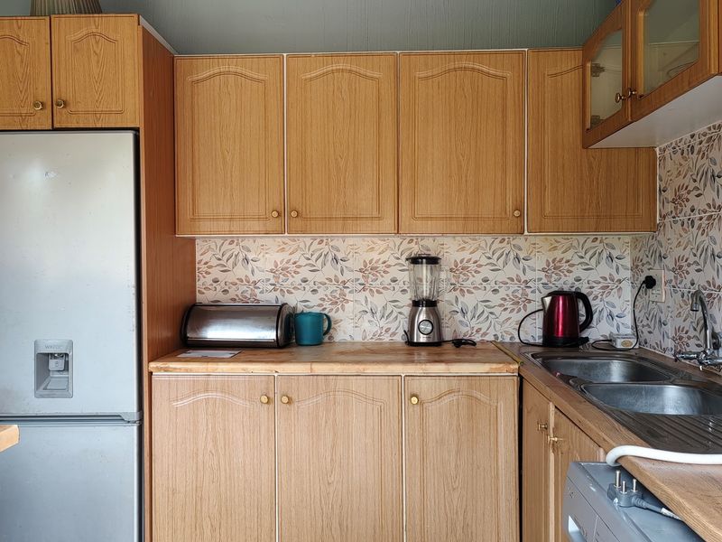 Family Home in Family Friendly Brackendowns - Photo 10