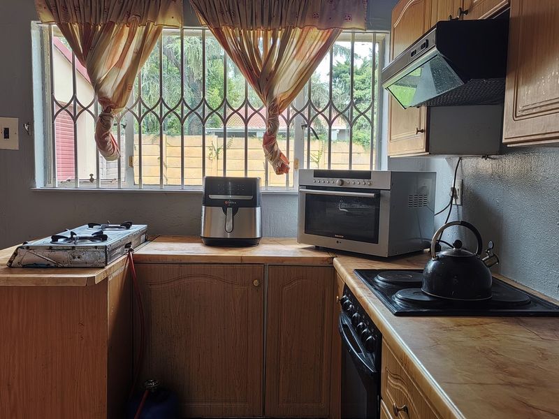 Family Home in Family Friendly Brackendowns - Photo 7