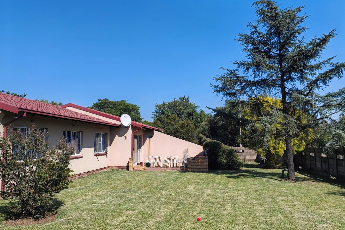 Family Home in Family Friendly Brackendowns - Photo 3