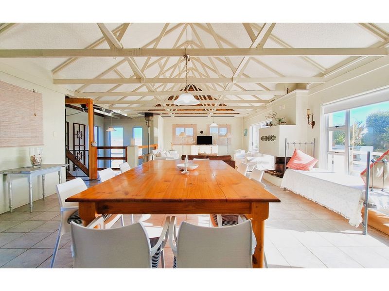 Large Seaside Family Home with Income Potential - 92 Metres from Golden Mile Beach! - Photo 7