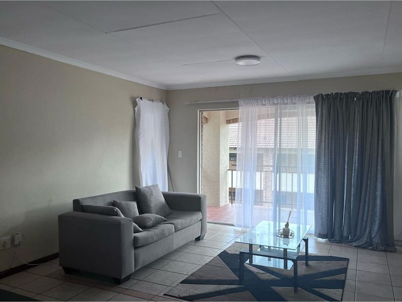 Stunning 2-Bedroom First-Floor Apartment in Noordwyk, Midrand - Photo 9