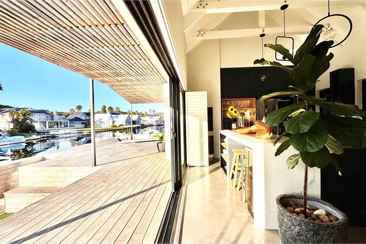 Exceptional Modern Waterfront Living in the Prestigious Marina Martinique - Photo 5