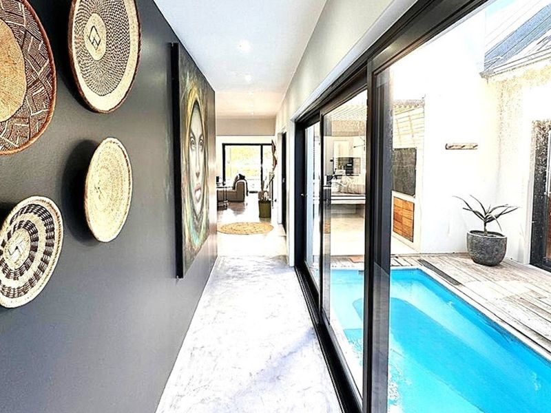 Exceptional Modern Waterfront Living in the Prestigious Marina Martinique - Photo 7