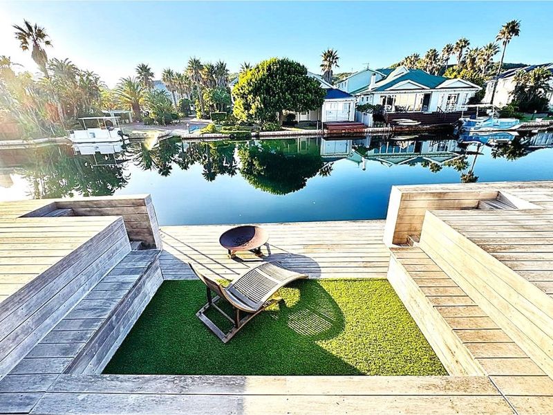 Exceptional Modern Waterfront Living in the Prestigious Marina Martinique - Photo 4