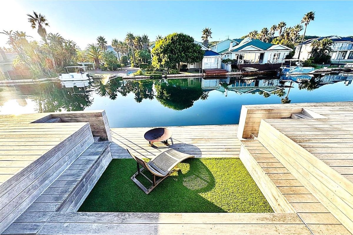 Exceptional Modern Waterfront Living in the Prestigious Marina Martinique - Photo 4