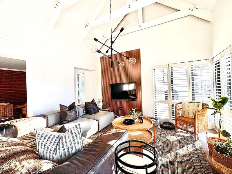 Exceptional Modern Waterfront Living in the Prestigious Marina Martinique - Photo 8