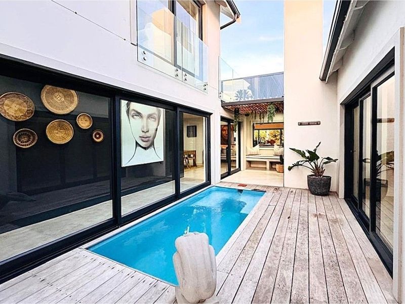 Exceptional Modern Waterfront Living in the Prestigious Marina Martinique - Photo 6