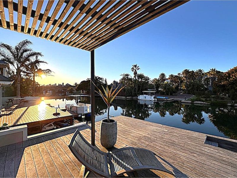 Exceptional Modern Waterfront Living in the Prestigious Marina Martinique - Photo 3