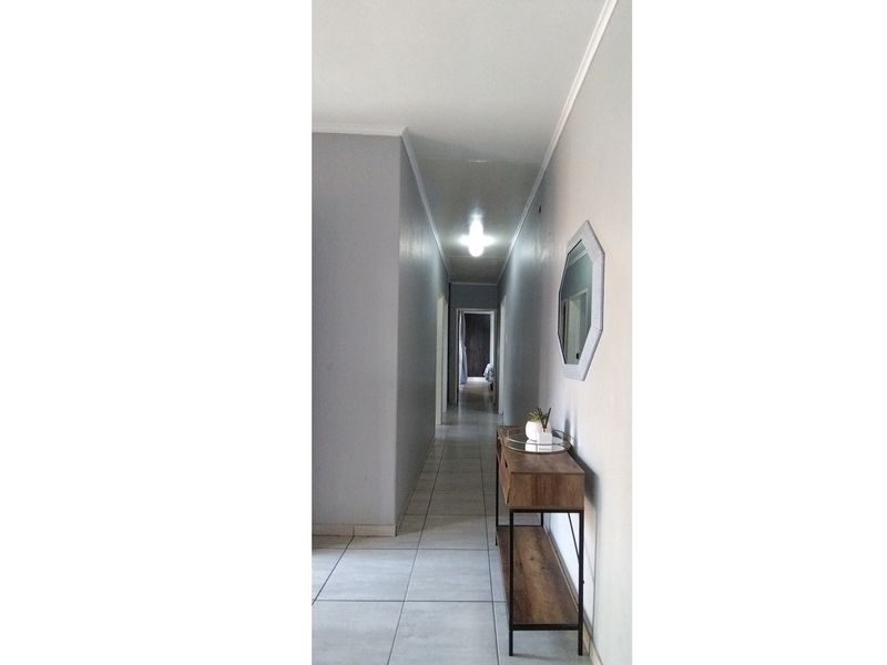 Townhouse For Sale in Die Hoewes, Centurion - Photo 9