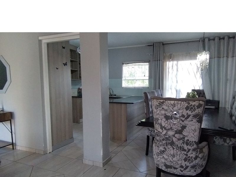Townhouse For Sale in Die Hoewes, Centurion - Photo 10