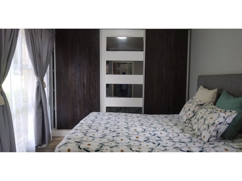 Townhouse For Sale in Die Hoewes, Centurion - Photo 2