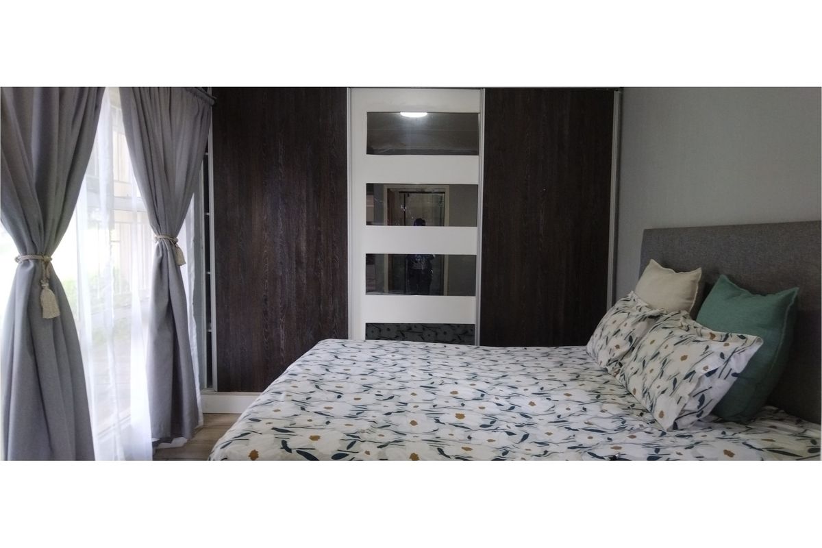 Townhouse For Sale in Die Hoewes, Centurion - Photo 2