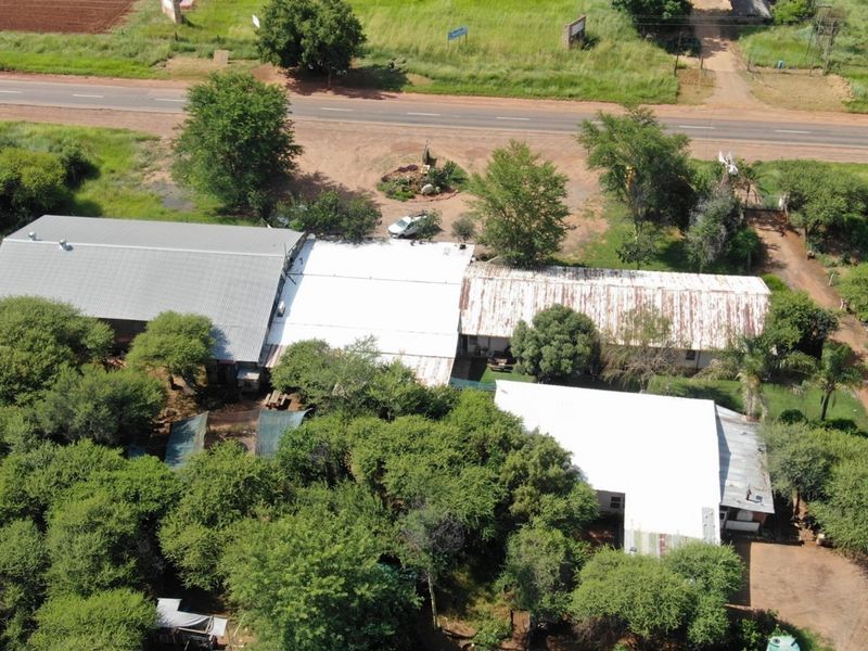 Cashflow positive smallholding with operating businesses and accommodation - Photo 7