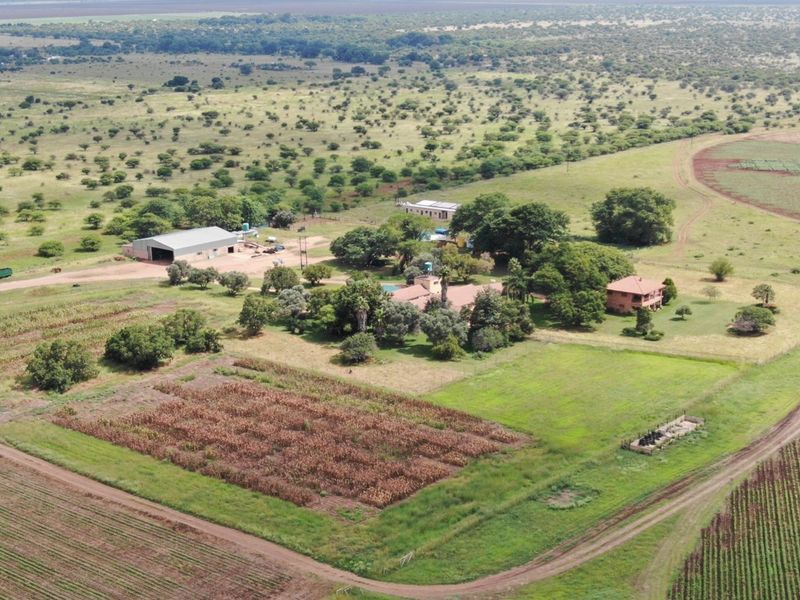 Multiple use farm close to Bela Bela for sale. Good water, tar road, Modern facilities - Photo 8