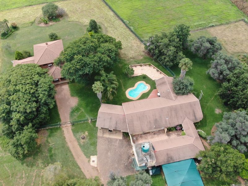 Multiple use farm close to Bela Bela for sale. Good water, tar road, Modern facilities - Photo 5