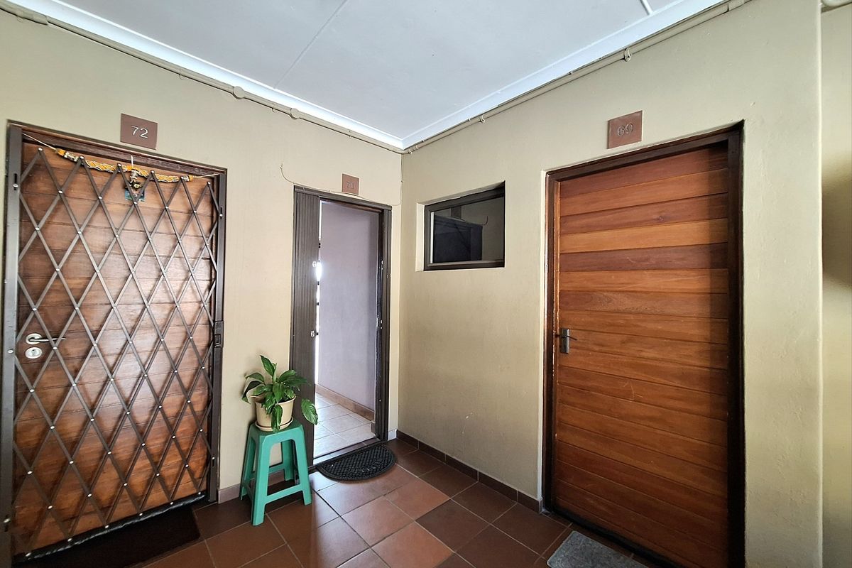 1.5 bedroom chic simplex for Sale in Palmiet - Photo 3