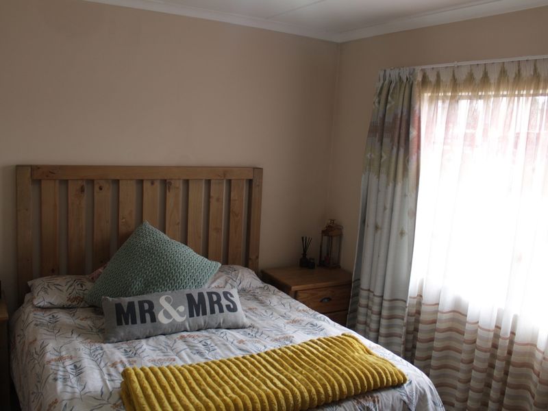 Charming 2-Bedroom, 1-Bath Ground Floor Corner Apartment in Sagewood, Midrand - Photo 8