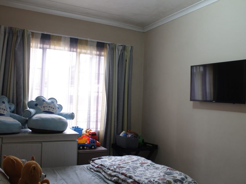 Charming 2-Bedroom, 1-Bath Ground Floor Corner Apartment in Sagewood, Midrand - Photo 4