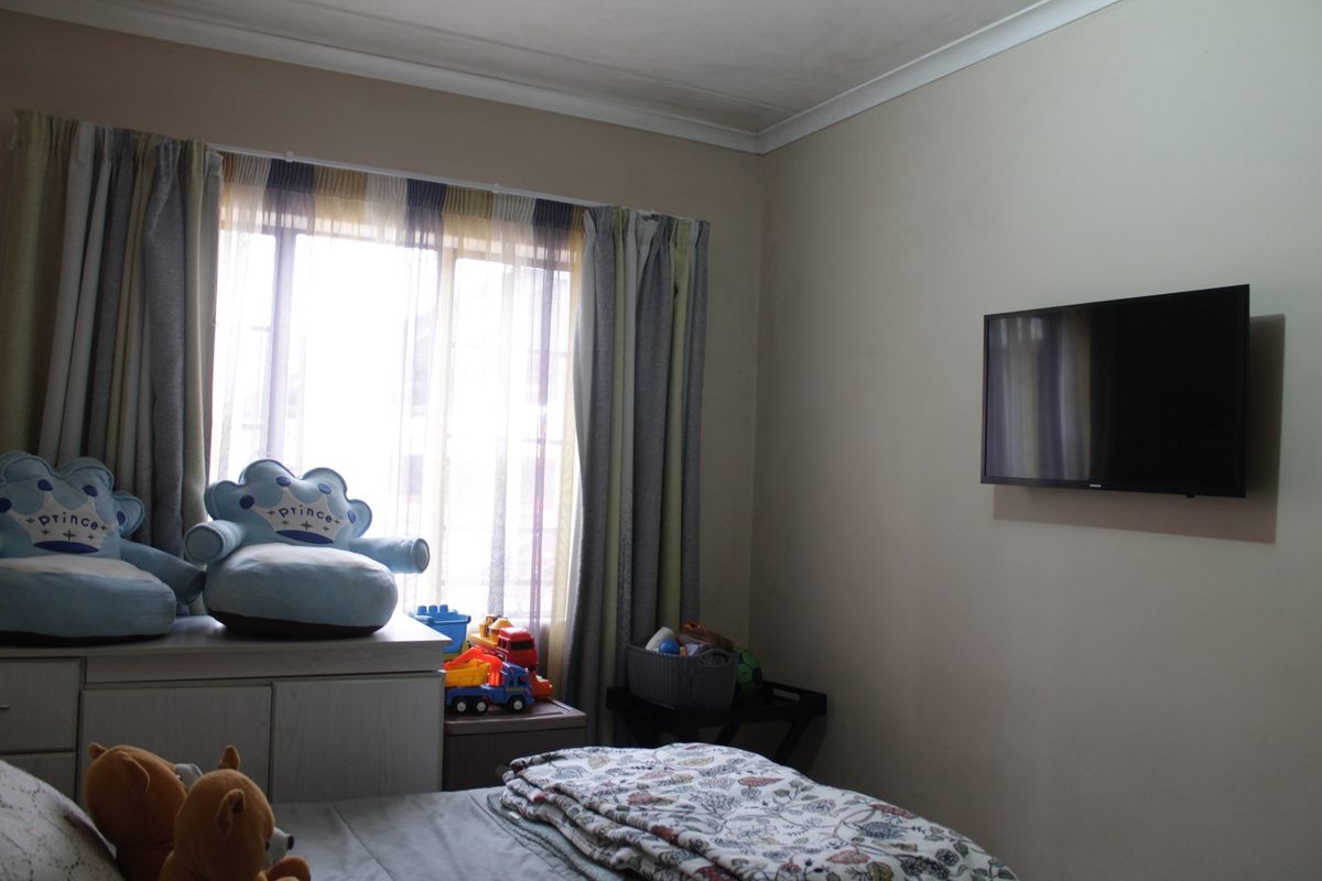 Charming 2-Bedroom, 1-Bath Ground Floor Corner Apartment in Sagewood, Midrand - Photo 4