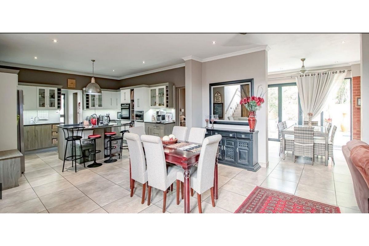 Spacious Family Home with Modern Finishes and Entertainment Appeal - Photo 5