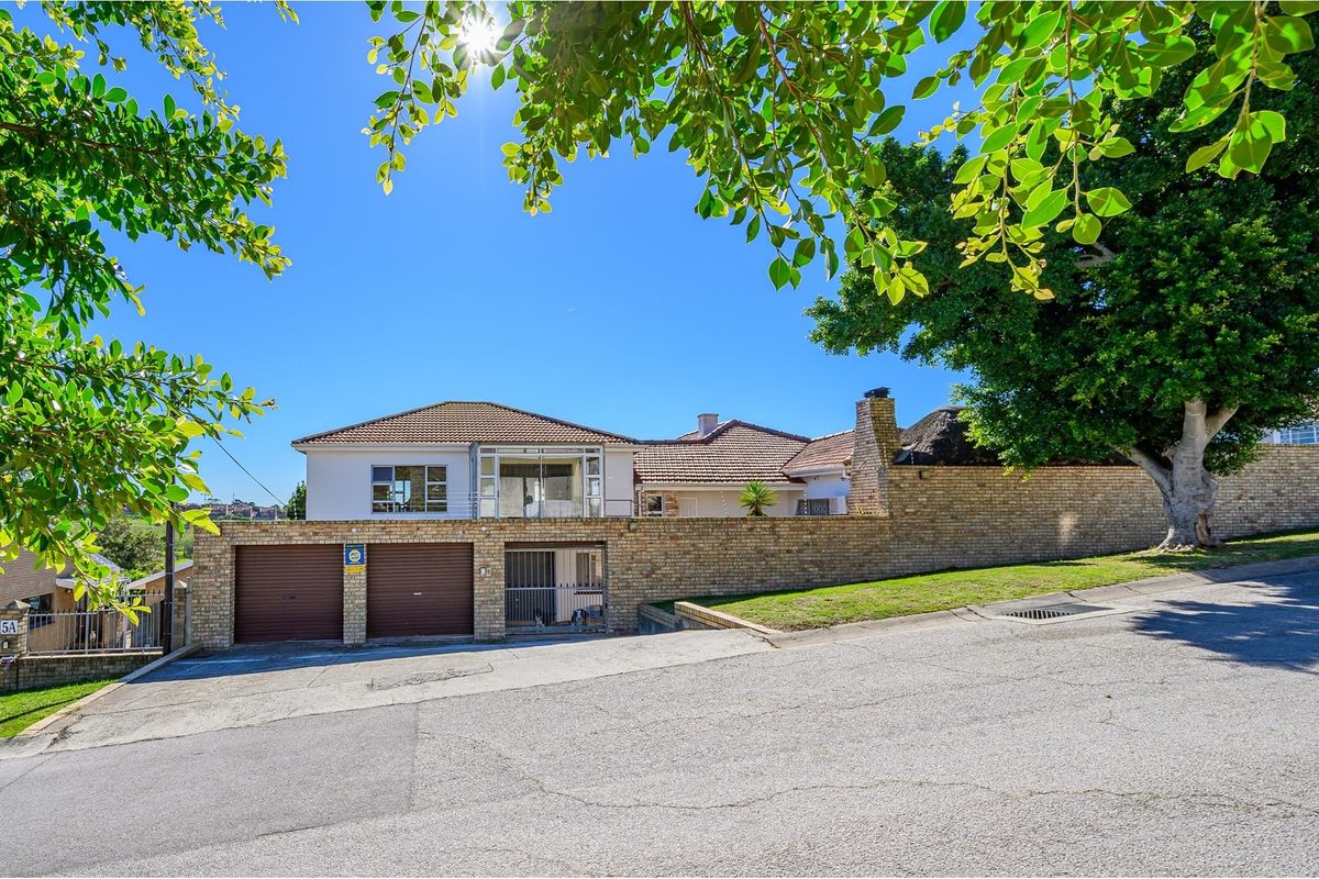 Large corner plot home with rezoning potential in Newton Park - Photo 2