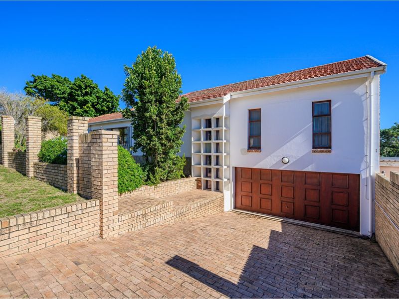 Large corner plot home with rezoning potential in Newton Park - Photo 5