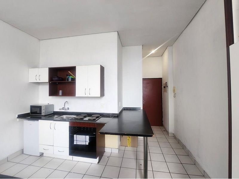 Live, Learn, and Thrive: Your Ideal Student Haven In Braamfontein - Photo 3