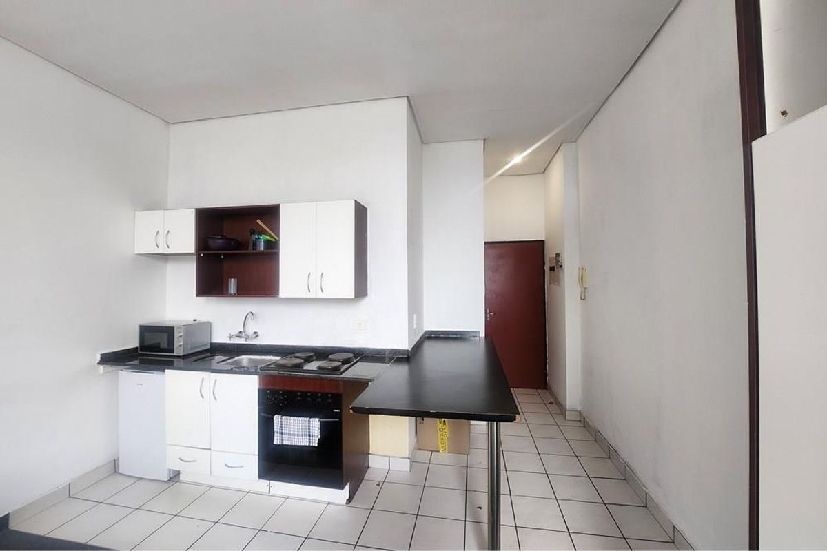 Live, Learn, and Thrive: Your Ideal Student Haven In Braamfontein - Photo 3