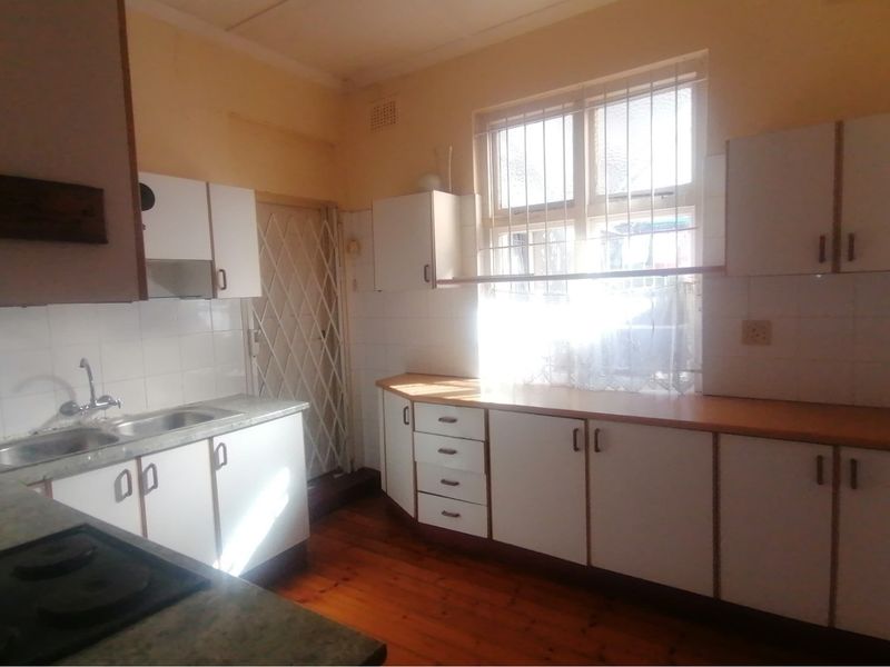 3 Bedroom house to rent i n Umbilo - Photo 5