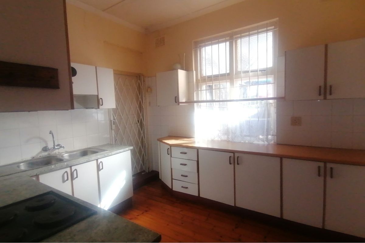 3 Bedroom house to rent i n Umbilo - Photo 5