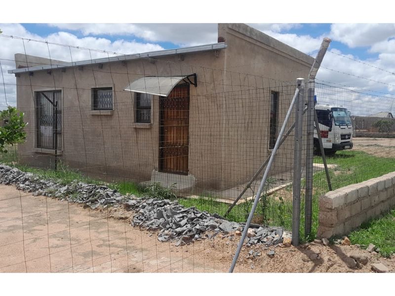 HOUSE FOR SALE MOLETJIE MOTINTI - Photo 2
