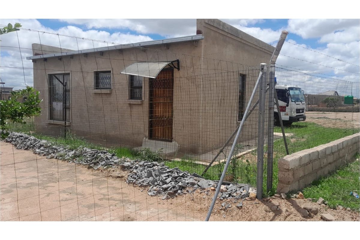 HOUSE FOR SALE MOLETJIE MOTINTI - Photo 2