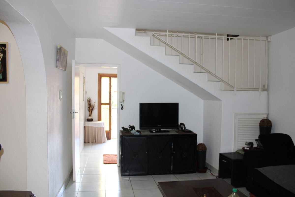 Stunning Family home  With Luxurious Lifestyle Living Or Ideal Investment - Photo 5