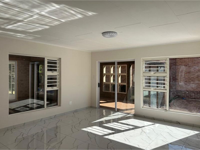 Luxury Townhouse for Sale in Aviary Hill - Style, Space, Serenity - Photo 10