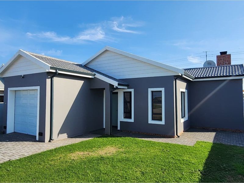 Brand-New Contemporary Home in Fountains Estate - Prime Location Near All Amenities - Photo 1
