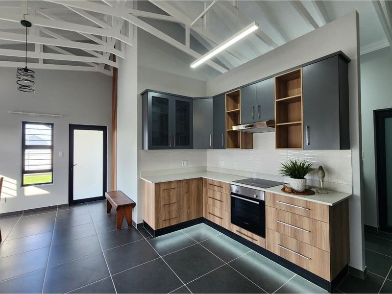 Brand-New Contemporary Home in Fountains Estate - Prime Location Near All Amenities - Photo 7