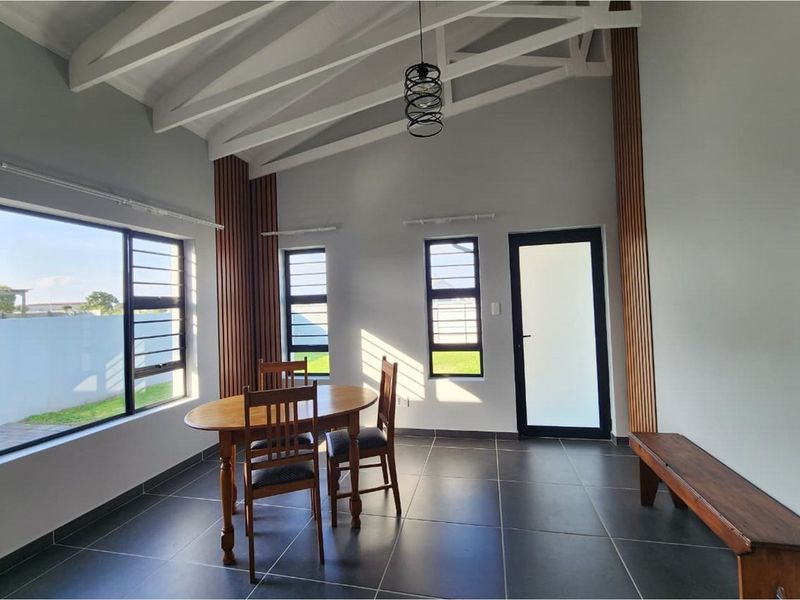 Brand-New Contemporary Home in Fountains Estate - Prime Location Near All Amenities - Photo 4