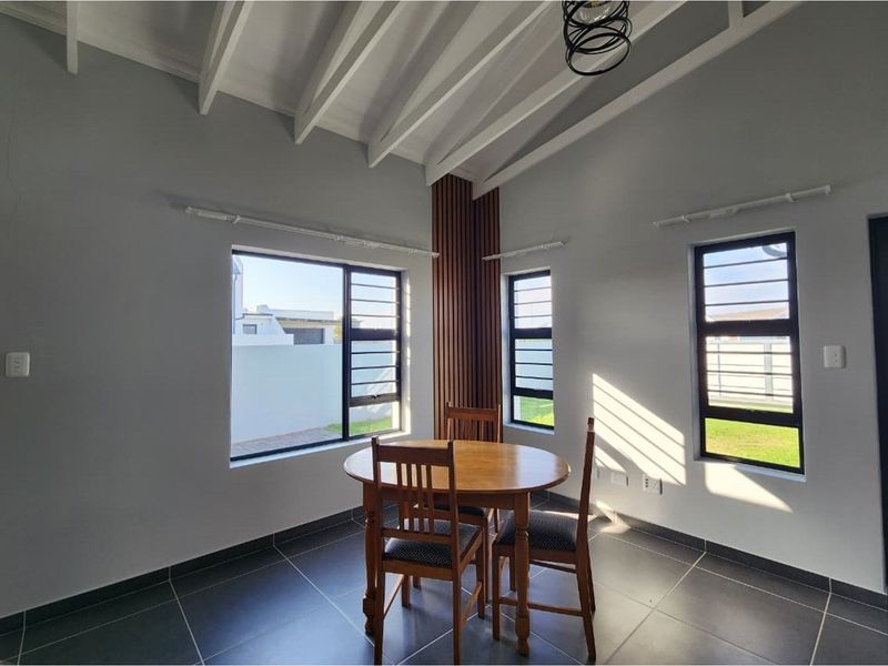Brand-New Contemporary Home in Fountains Estate - Prime Location Near All Amenities - Photo 5