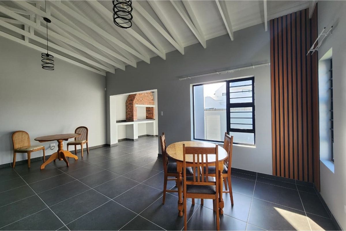 Brand-New Contemporary Home in Fountains Estate - Prime Location Near All Amenities - Photo 2