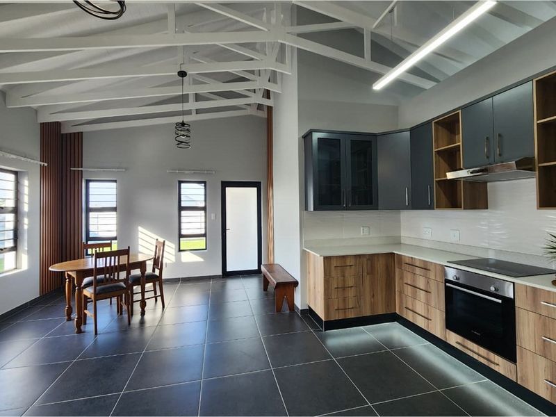 Brand-New Contemporary Home in Fountains Estate - Prime Location Near All Amenities - Photo 3