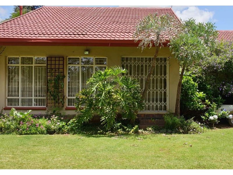 Located In Perfect Area Of Town - Photo 9