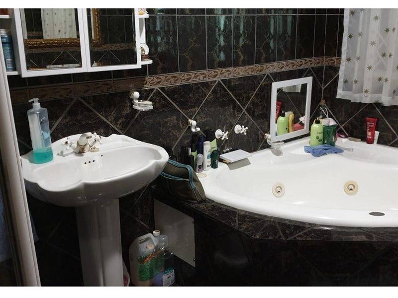 Located In Perfect Area Of Town - Photo 8