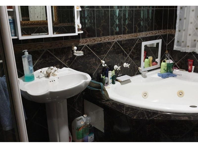 Located In Perfect Area Of Town - Photo 3