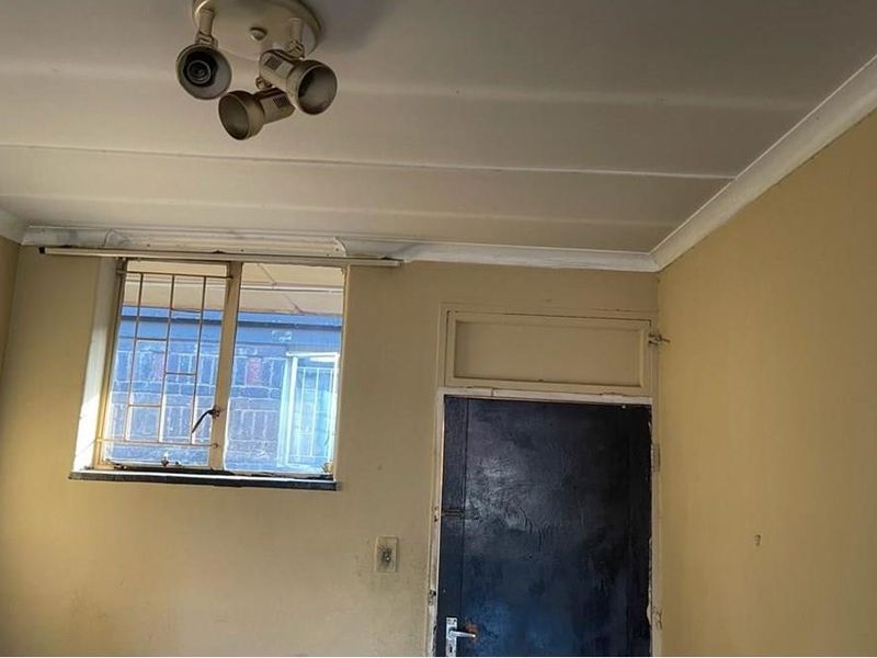 3 Bedroom Apartment Up For Grabs!!! - Photo 5