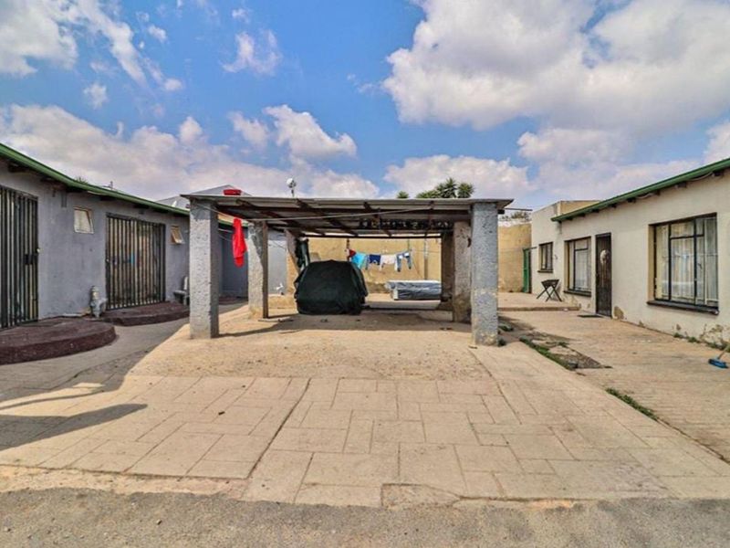 Two Houses for Sale - One Price! Prime Investment Opportunity with Business Rights - Photo 7