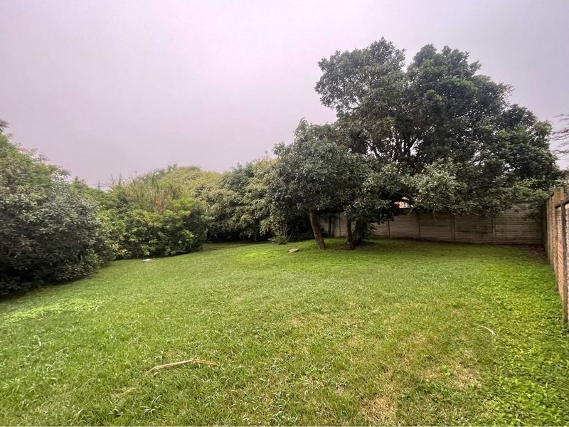 694m2 Level Plot in Sunrise-on-Sea - Priced to Sell! - Photo 2